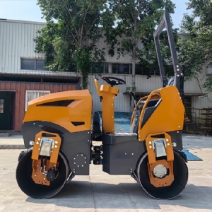 座駕式壓路機(jī)ST1500